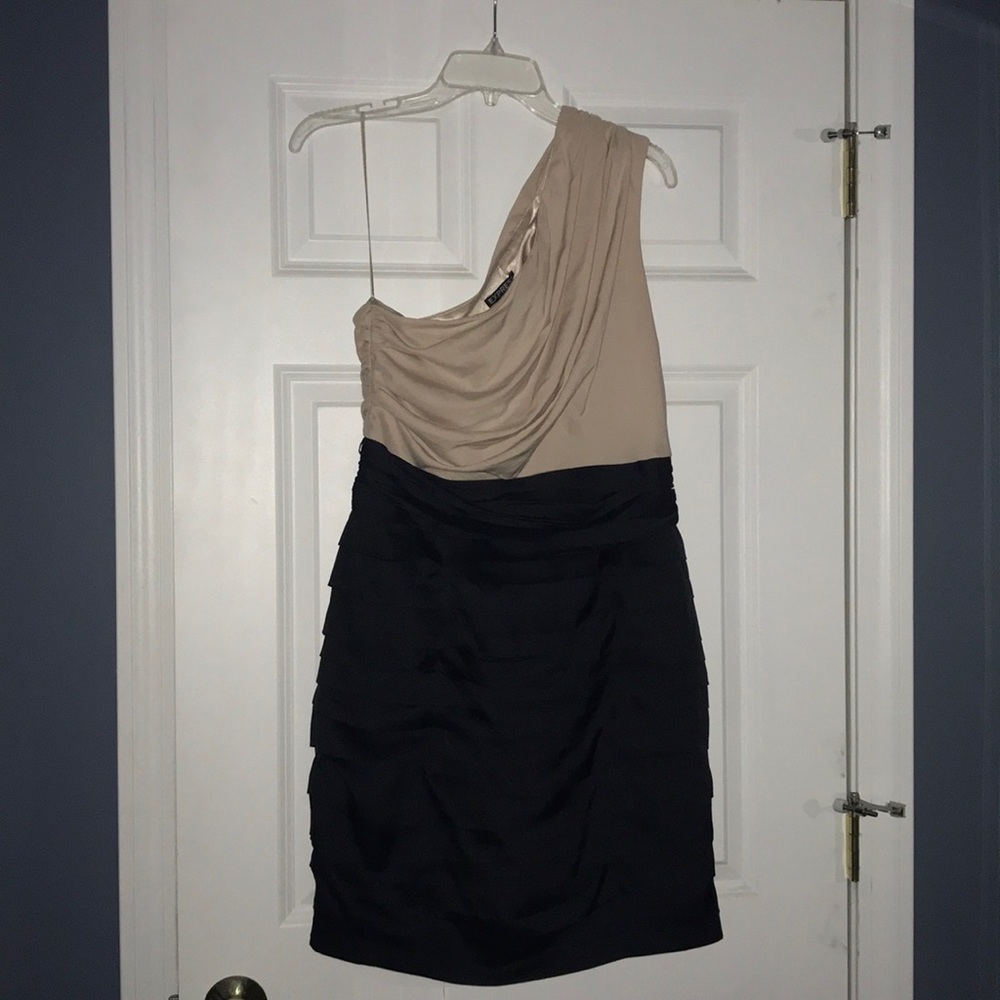 Express beige and black ruched dress Size 10